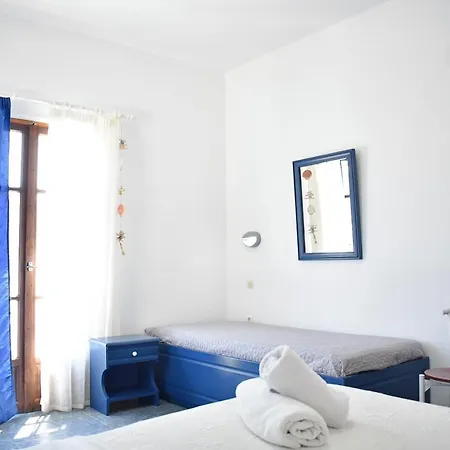 Martinos Studios, Merihas Port Hotel 2*